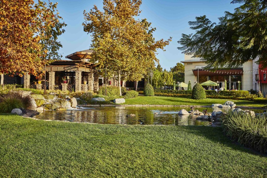 RESIDENCES AT THE LAKES AT THOUSAND OAKS